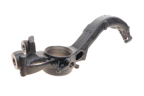 Кулак поворотний (цапфа) (передня/L) VW Passat B5 1.9 TDI/2.3 VR5/2.5 TDI/2.8 V6 96-05