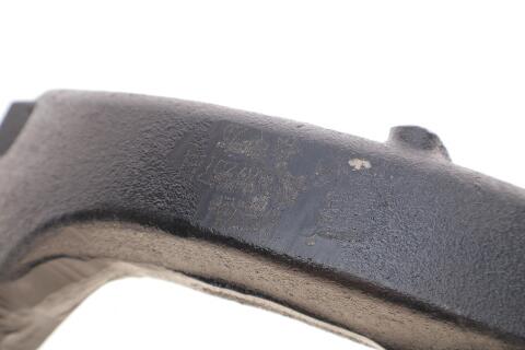 Кулак поворотний (цапфа) (передня/L) VW Passat B5 1.9 TDI/2.3 VR5/2.5 TDI/2.8 V6 96-05