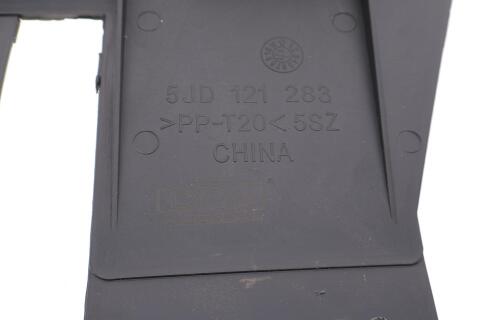 Решітка радіатора Skoda Fabia/Roomster 06-15 (L) Решітка радіатора Skoda Fabia/Roomster 06-15 (L)