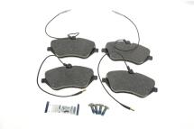 Колодки гальмівні (передні) Citroen C5 08-/C6 05-12/Peugeot 407 04-/607 00-11 (+датчики) 