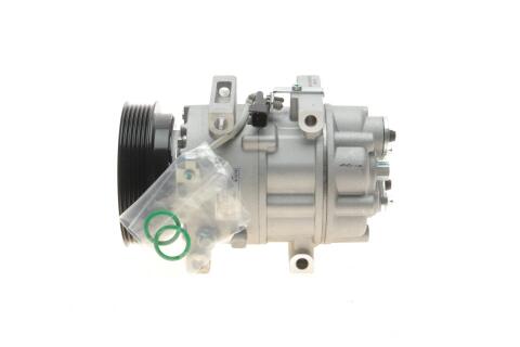 Компресор кондиціонера Ford Focus II/C-Max/Volvo C30/C70/S40/V50 2.0D 03-12