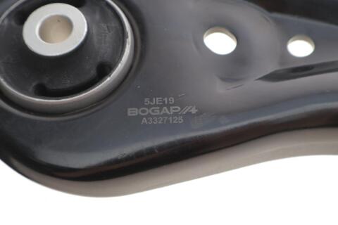 Важіль підвіски (передній) (R) Skoda Rapid/Fabia/VW Polo 09- Важіль підвіски (передній) (R) Skoda Rapid/Fabia/VW Polo 09-