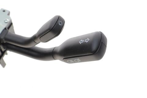 Перемикач підрульовий Audi 100/200/80/90 83-00 (OE VAG)