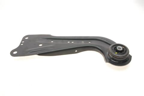 Важіль підвіски (задній/спереду) (L) Skoda Superb III/VW Passat B8 1.4-2.0 15- (з підшипником)