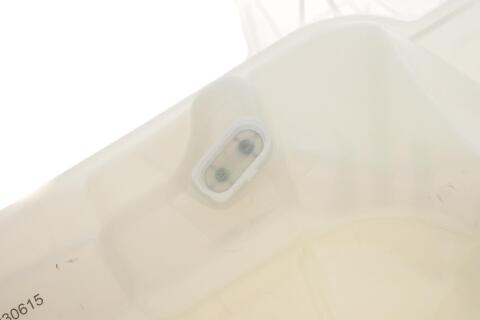 Бачок расширительный Audi A4 1.9-2.0TDI/2.0-3.0 01-08