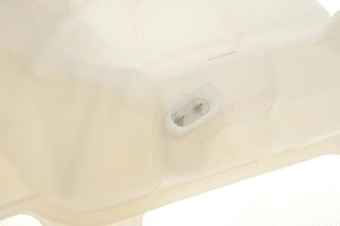 Бачок расширительный Audi A4 2.5TDI 00-04 Бачок расширительный Audi A4 2.5TDI 00-04