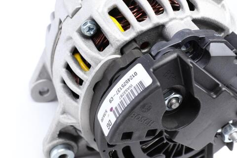 Генератор Nissan Primastar/Opel Vivaro/Renault Master/Trafic 2.2DTI/2.5dCi 00- (12V/150A) Генератор Nissan Primastar/Opel Vivaro/Renault Master/Trafic 2.2DTI/2.5dCi 00- (12V/150A)