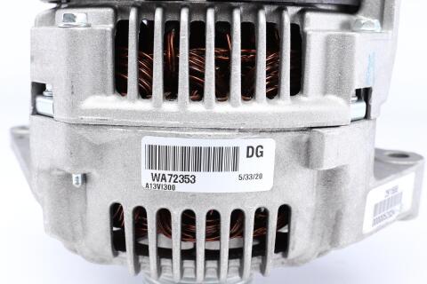 Генератор Renault Clio/Espace/Kangoo/Laguna/Megane/Scenic/Trafic 1.9dCi 01- (12V/110A) Генератор Renault Clio/Espace/Kangoo/Laguna/Megane/Scenic/Trafic 1.9dCi 01- (12V/110A)