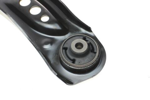 Важіль підвіски (передній) (R) Audi A3/Seat Leon/Skoda Octavia III/VW Golf VII 12- (без кульової) Важіль підвіски (передній) (R) Audi A3/Seat Leon/Skoda Octavia III/VW Golf VII 12- (без кульової)