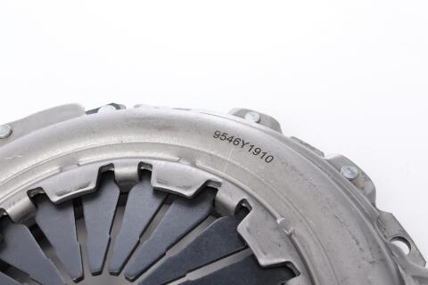 Комплект зчеплення Renault Megane 1.6 16V 98-03 (d=200mm) (+вижимний)