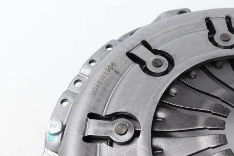 Комплект зчеплення VW Passat/Skoda Superb 1.9 TDI 98-08 (d=228mm) (+вижимний) Комплект зчеплення VW Passat/Skoda Superb 1.9 TDI 98-08 (d=228mm) (+вижимний)