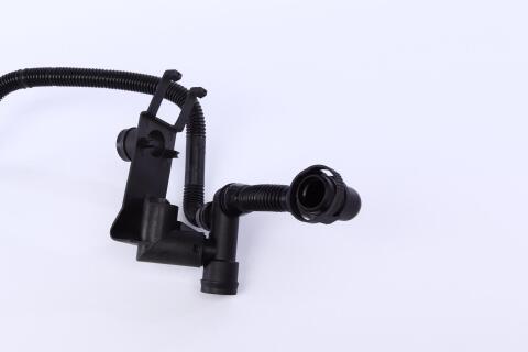 Патрубок вентиляції картера Audi A4/A6/A8 3.0 00-06