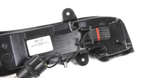 Повторитель поворота на зеркало MB E-Class (W211/S211) 02-06 (L) Повторитель поворота на зеркало MB E-Class (W211/S211) 02-06 (L)