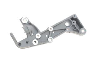 Кронштейн балки (передньої/L) VW Caddy III/IV 04-20