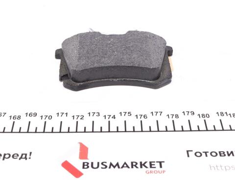 Колодки гальмівні (задні) VW Passat 01-04/Peugeot 308 07-/Citroen C4 04-11 (Lucas) (з аксесуарами) Колодки гальмівні (задні) VW Passat 01-04/Peugeot 308 07-/Citroen C4 04-11 (Lucas) (з аксесуарами)