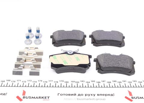 Колодки гальмівні (задні) VW Passat 01-04/Peugeot 308 07-/Citroen C4 04-11 (Lucas) (з аксесуарами) Колодки гальмівні (задні) VW Passat 01-04/Peugeot 308 07-/Citroen C4 04-11 (Lucas) (з аксесуарами)