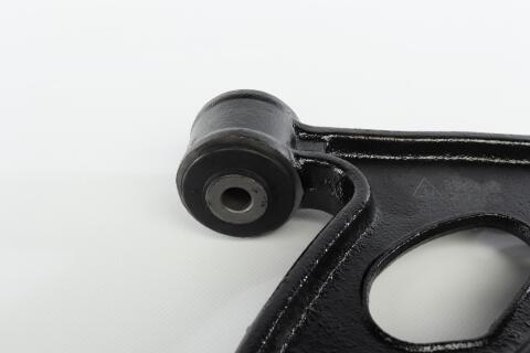 Важіль підвіски (передній/знизу) (L) Audi A3/Skoda Octavia/SuperB/VW Caddy III/Golf V/VI 03-