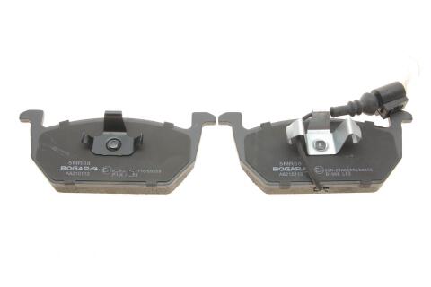 Колодки гальмівні (передні) Audi A3/Seat Leon/Skoda Octavia IV/V/VW Golf VII 12- (+датчик) Колодки гальмівні (передні) Audi A3/Seat Leon/Skoda Octavia IV/V/VW Golf VII 12- (+датчик)