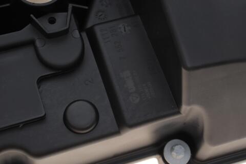 Крышка клапанов BMW 3 (E90/E91/E92/E93) 2.5/3.0 04-13 (N52) Крышка клапанов BMW 3 (E90/E91/E92/E93) 2.5/3.0 04-13 (N52)
