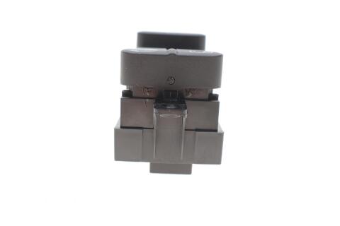Кнопка стеклоподъемника (L) VW Golf IV 97-02 Кнопка стеклоподъемника (L) VW Golf IV 97-02