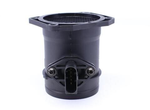 Расходомер воздуха VW Passat 2.0i 01-05