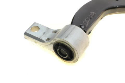 Важіль підвіски (передній) (R) Ford Fiesta/Fusion/Mazda 2 01-12 Важіль підвіски (передній) (R) Ford Fiesta/Fusion/Mazda 2 01-12
