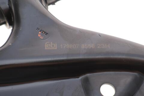 Важіль підвіски (передній) (R)  Nissan Rogue 07-/X-Trail 14-