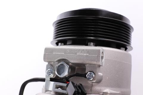 Компресор кондиціонера MB C-Class W203/S203 1.8 02-08