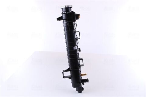 Радиатор охлаждения двигателя