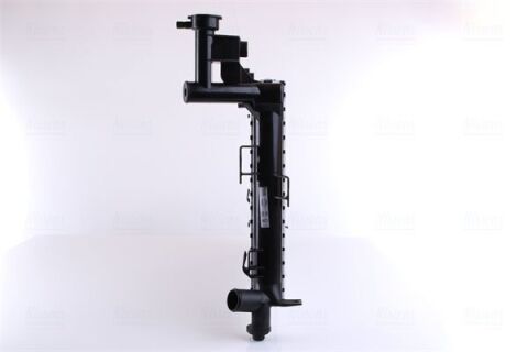 Радиатор охлаждения двигателя