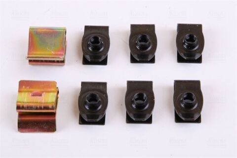 Радиатор охлаждения двигателя