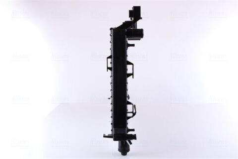 Радиатор охлаждения двигателя