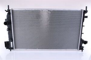Радиатор охлаждения двигателя