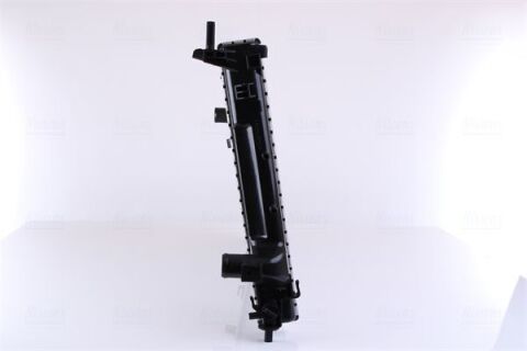 Радіатор охолодження двигуна Радіатор охолодження двигуна