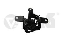 Замок капоту