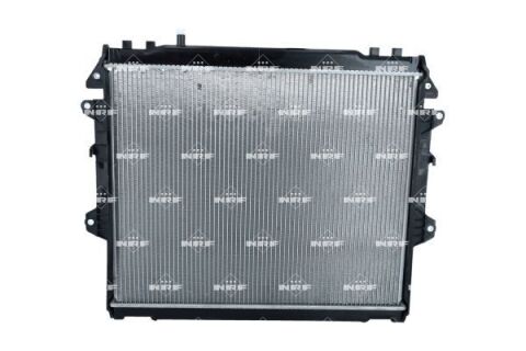 Радіатор охолодження Toyota Hilux 2.5 D-4D 01-05 Радіатор охолодження Toyota Hilux 2.5 D-4D 01-05