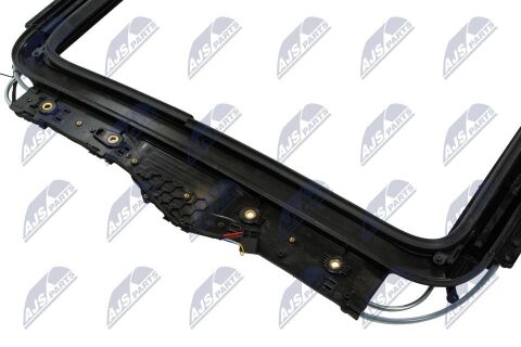 Сдвигаемая панель крыши Audi Q5 2009-,Skoda Superb 2008-,Yeti 2010-,Vw Golf Variant 2010- Сдвигаемая панель крыши Audi Q5 2009-,Skoda Superb 2008-,Yeti 2010-,Vw Golf Variant 2010-