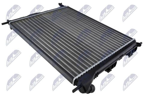 Радіатор, система охолодження двигуна Dacia Logan (Ls, Fs)04- , Logan Kcv (Ks) 07-, Sandero 08- Радіатор, система охолодження двигуна Dacia Logan (Ls, Fs)04- , Logan Kcv (Ks) 07-, Sandero 08-