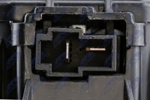 Компресор салону Eng.1.0-2.0 Hyundai I30,Elantra Vi; Kia Carens Iv; 2013- Компресор салону Eng.1.0-2.0 Hyundai I30,Elantra Vi; Kia Carens Iv; 2013-