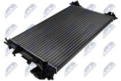 Радиатор, охлаждение двигателя Fiat Croma (194) (05-) 1.8 I 16V, Signum (02-) 2.0 16V Dti, Vectra C (02-) 2.0 16V Dti, 9-3 (Ys3F) (02-) 1.8 I 16V Turbo (Man, Ac +
