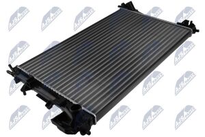 Радиатор, охлаждение двигателя Fiat Croma (194) (05-) 1.8 I 16V, Signum (02-) 2.0 16V Dti, Vectra C (02-) 2.0 16V Dti, 9-3 (Ys3F) (02-) 1.8 I 16V Turbo (Man, Ac +