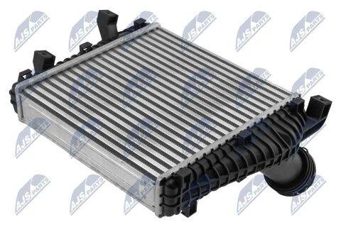 Охолоджувач наддувального повітря Audi Q7 (06-15) 3.0 Tdi, Touareg (06-18) 3.0 Tdi, Cayenne (09-) 3.0 Охолоджувач наддувального повітря Audi Q7 (06-15) 3.0 Tdi, Touareg (06-18) 3.0 Tdi, Cayenne (09-) 3.0