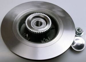 Диск гальмівний задній (з підшипником) Renault Megane 1.4-2.0 01.97-09.03