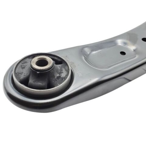 Рычаг подвески передний левый