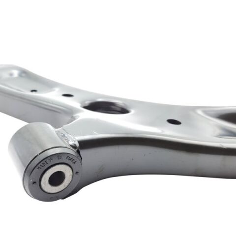 Рычаг подвески передний левый