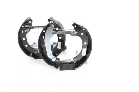 К-Т задніх гальм. колодок з циліндриками та монтажним к-том Kangoo 97- RENAULT