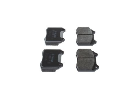Колодки гальмівні (передні/задні) Volvo S60/V70 II 02-10/Jaguar S-Type R 4.2 V8 02-07
