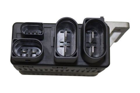 Блок керування вентилятором VW T5 03-15 Блок керування вентилятором VW T5 03-15