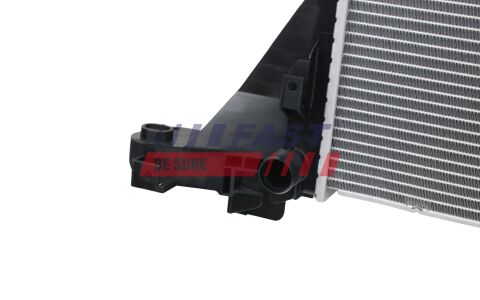 Радіатор охолодження двигуна Радіатор охолодження двигуна