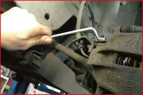 Набір гайкових ключів для прокачки гальм